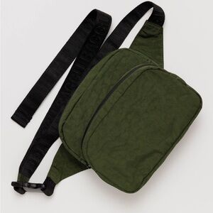 BAGGU Fanny Pack in Bay Laurel
